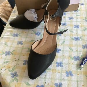 Black Journey Collection Size 10 ankle strap Pumps-paid $60 never worn
